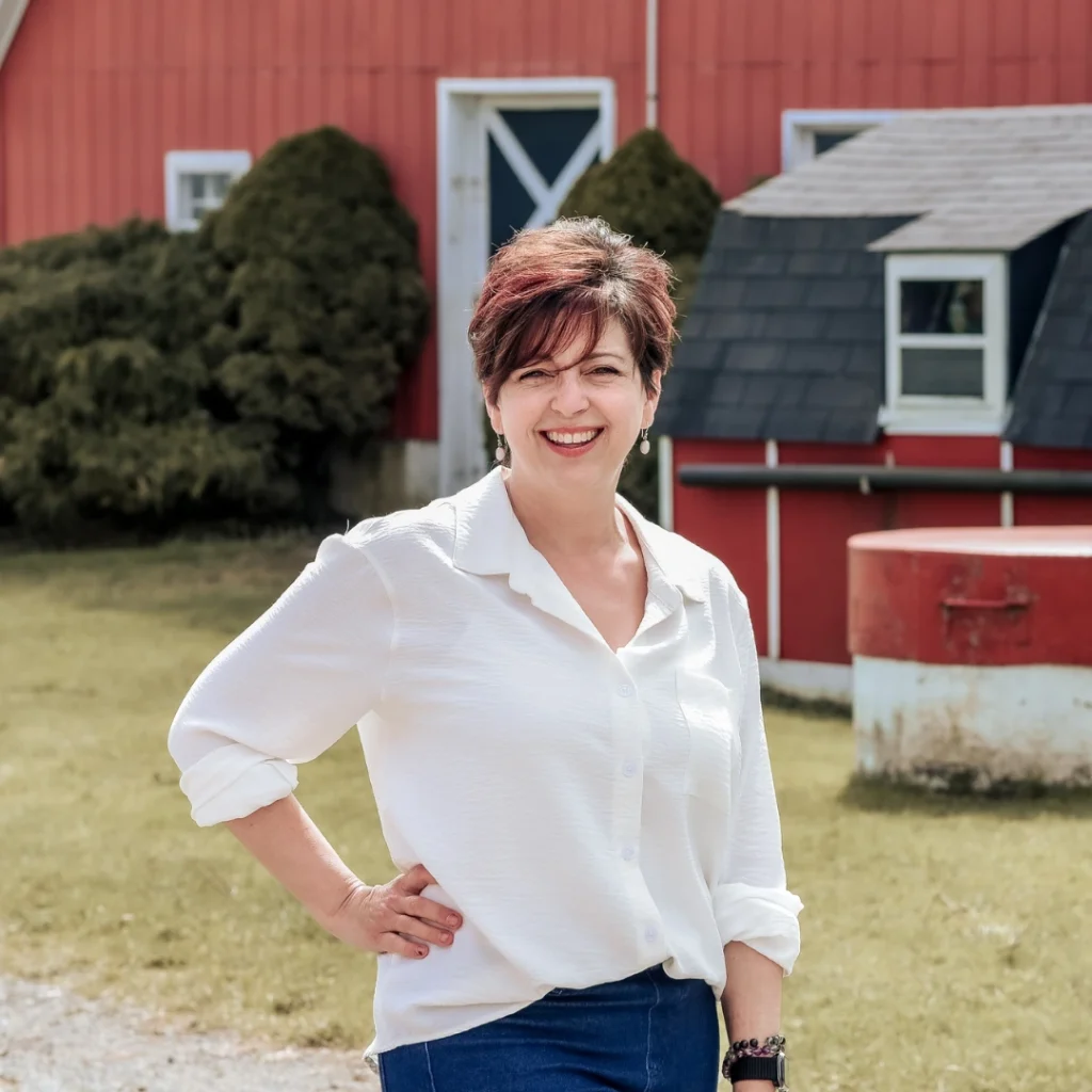 Deanna Brown, Customer Service Representative 